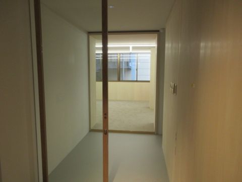 室内 ①