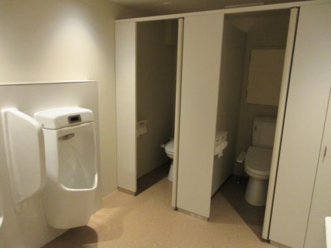 男性トイレ
