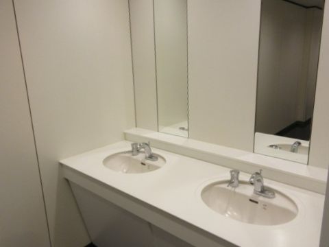 各界トイレ洗面