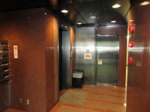 エントランス内