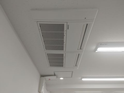 8階 貸室内