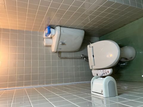 各階、洗浄付きトイレ