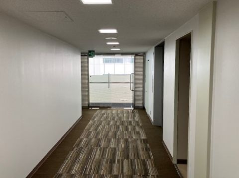 7階、西 室内出入口