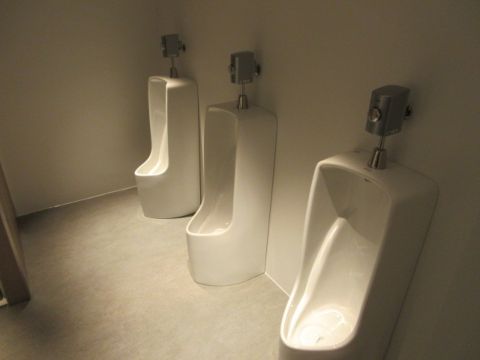 6階、共用トイレ(男性用)