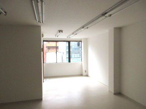 室内 ①