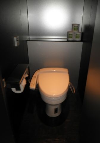 各界、洗浄付き便座