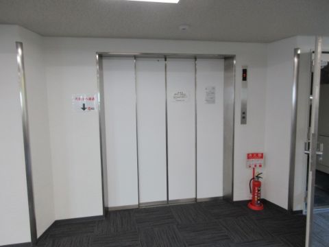 荷物用EV②(1,500kgまで対応)