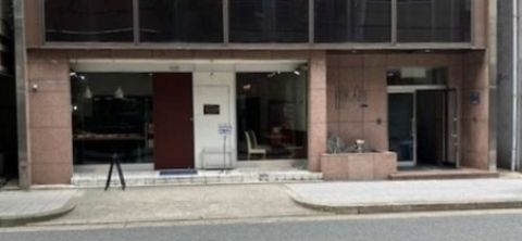 1階、全体(南側ベーカリーカフェ)