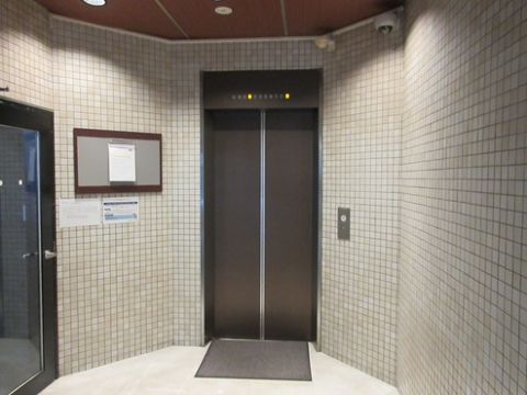 1階、EVホール