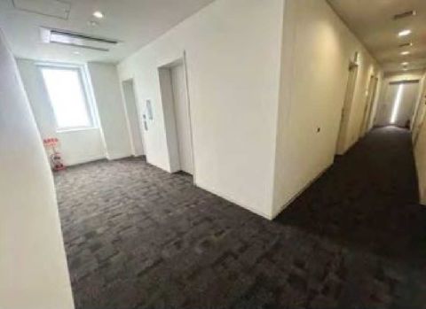 2階~上の基準階、廊下