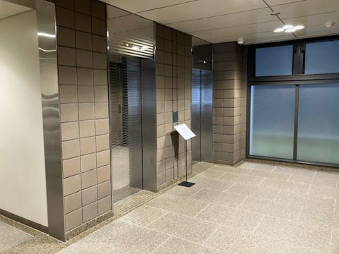 1階、EVホール