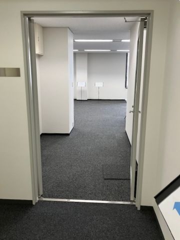 室内、出入口