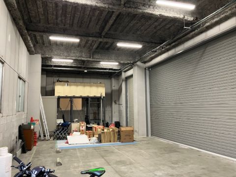 1階、倉庫兼駐車場