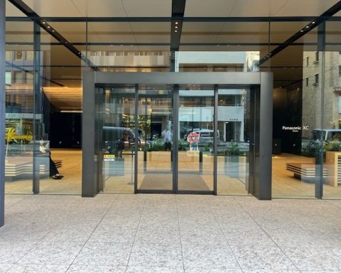 1階、ビルエントランス②