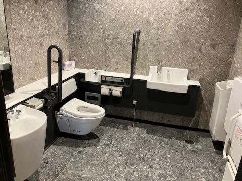 1階、バリアフリートイレ