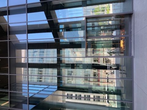 1F、エントランス