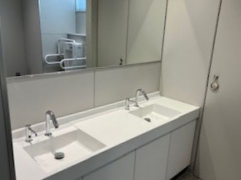 男性用トイレ洗面