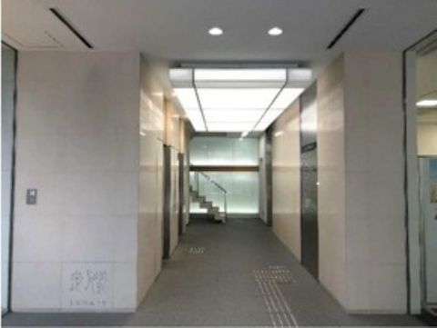 エントランス内