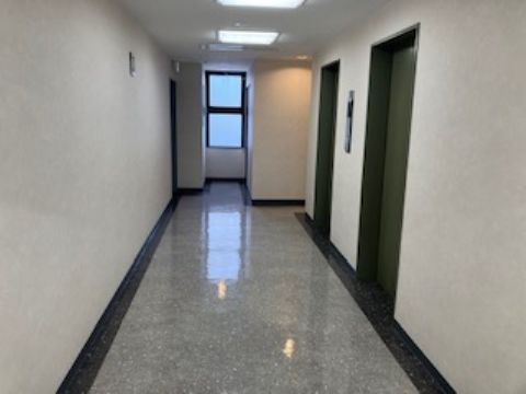 2階~上の各階、廊下&EV