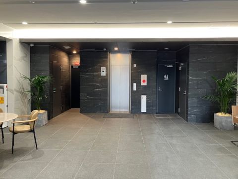 エントランス内