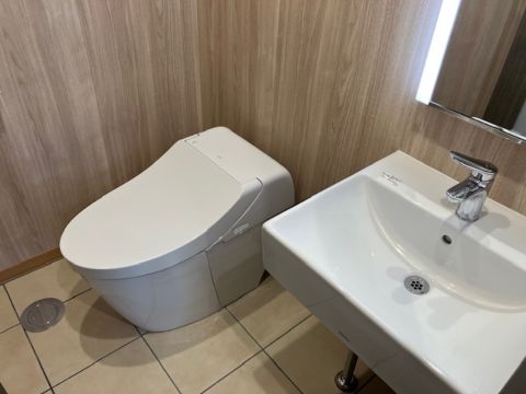 各階、女性用トイレ