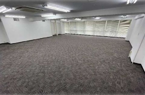 室内 (採光良好)