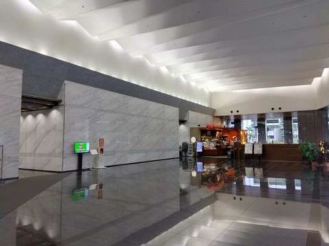 エントランス内、北口