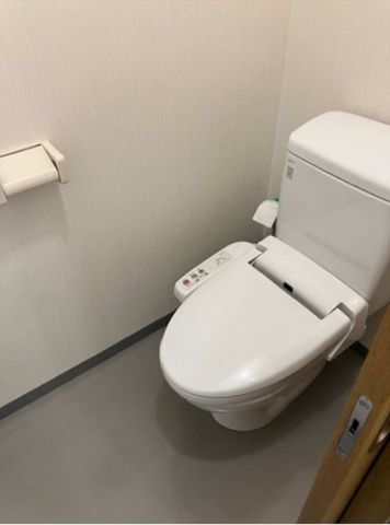 各階、男女別、洗浄付きトイレ