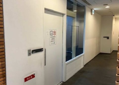 1階、喫煙室
