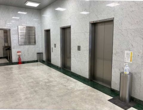 1階、EVホール