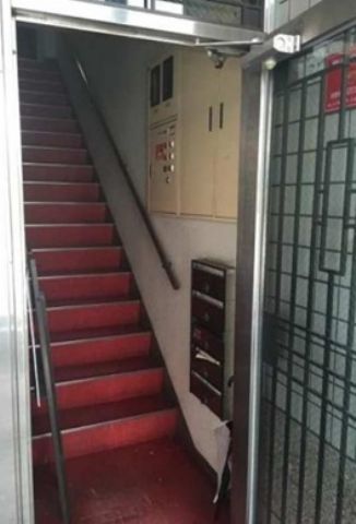 1F玄関