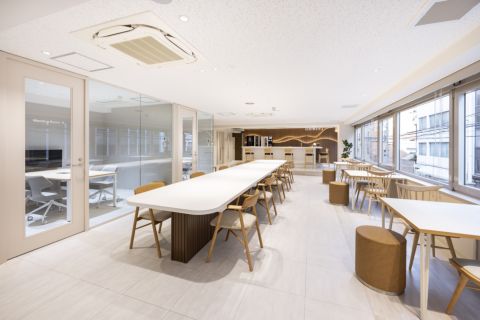 ラウンジ