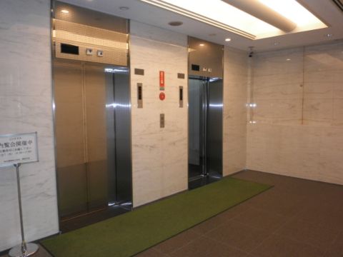 1階EVホール