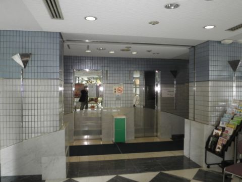 1階、EVホール