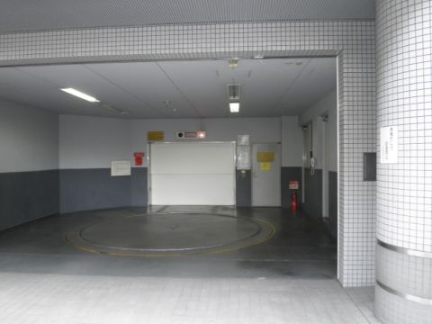 1階、駐車場