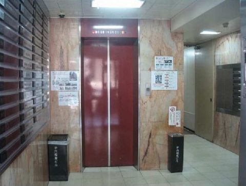 1階、EVホール