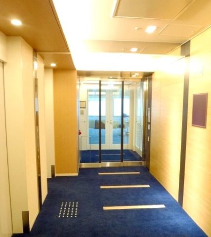 基準階、廊下
