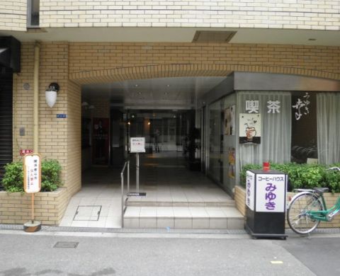 1F玄関