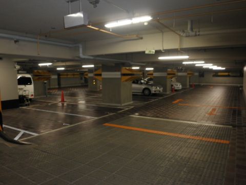 駐車場、中