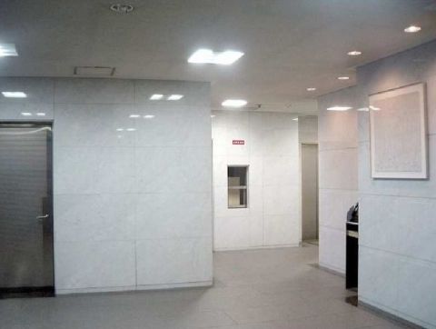 1F、エントランス内