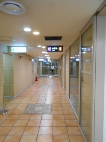 B1、駅 直結廊下
