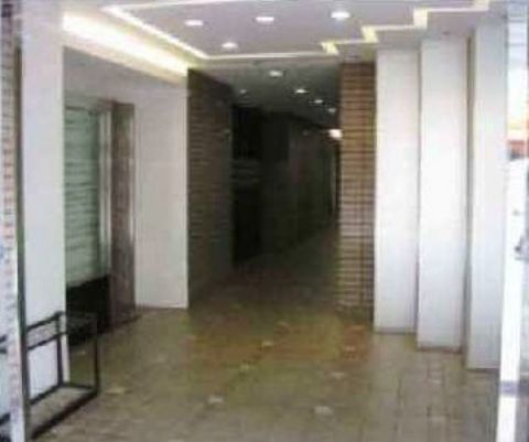 1階、エントランス内