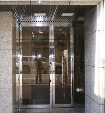 1階、事務所玄関