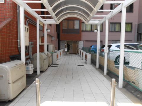 玉造筋側、アプローチ