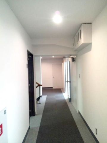 基準階、廊下