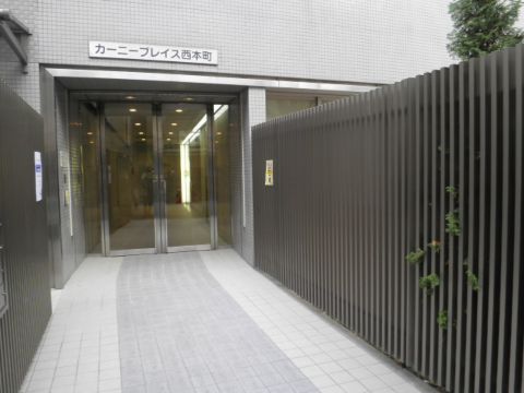 1F玄関