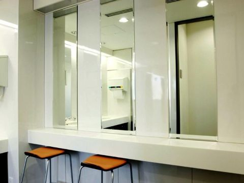 パウダールーム