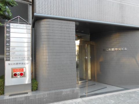 1F玄関