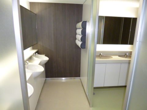 各階、女子トイレ