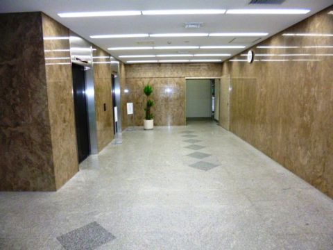 1階、EVホール
